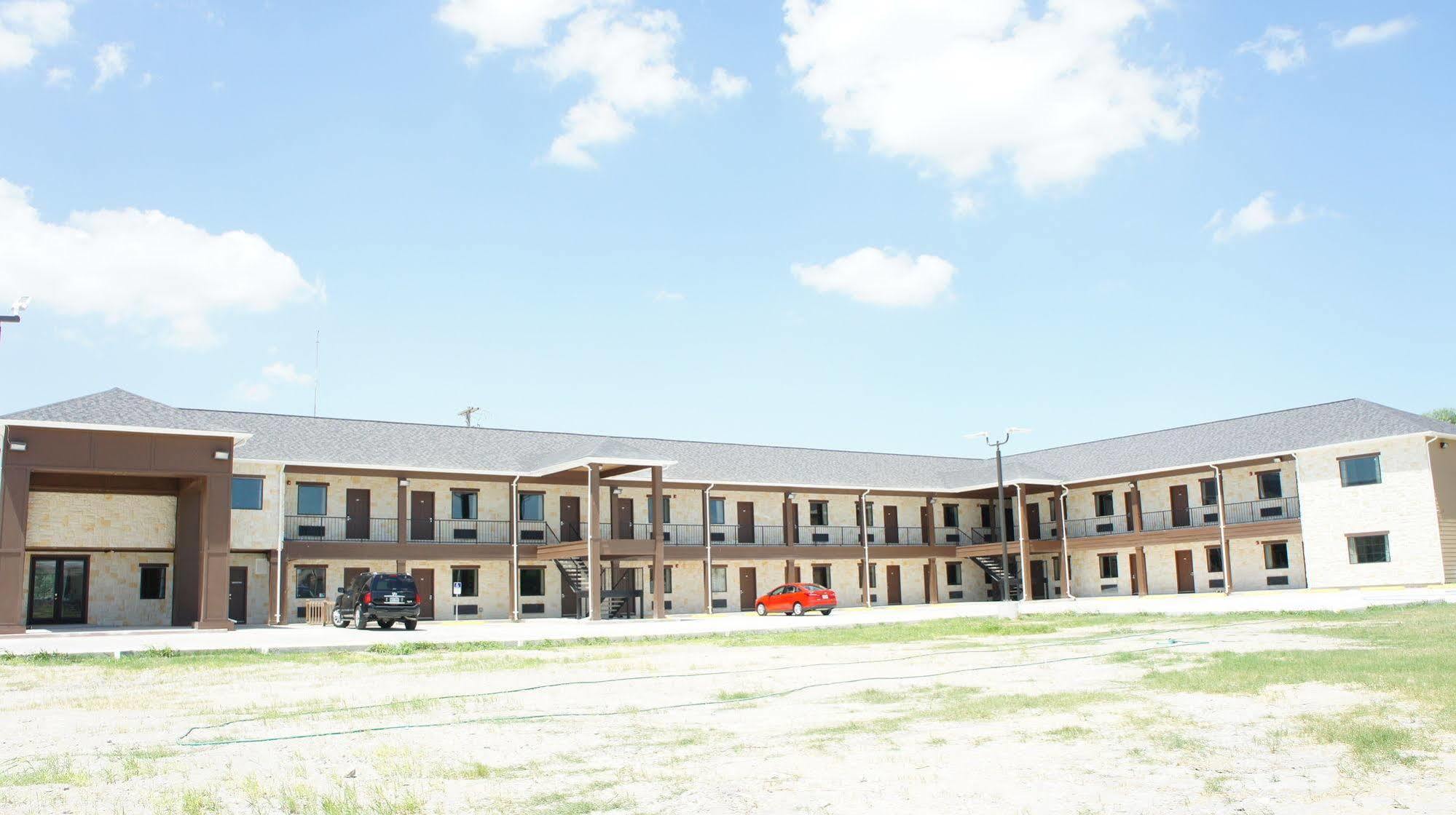 Lux Inn And Suites Three Rivers المظهر الخارجي الصورة