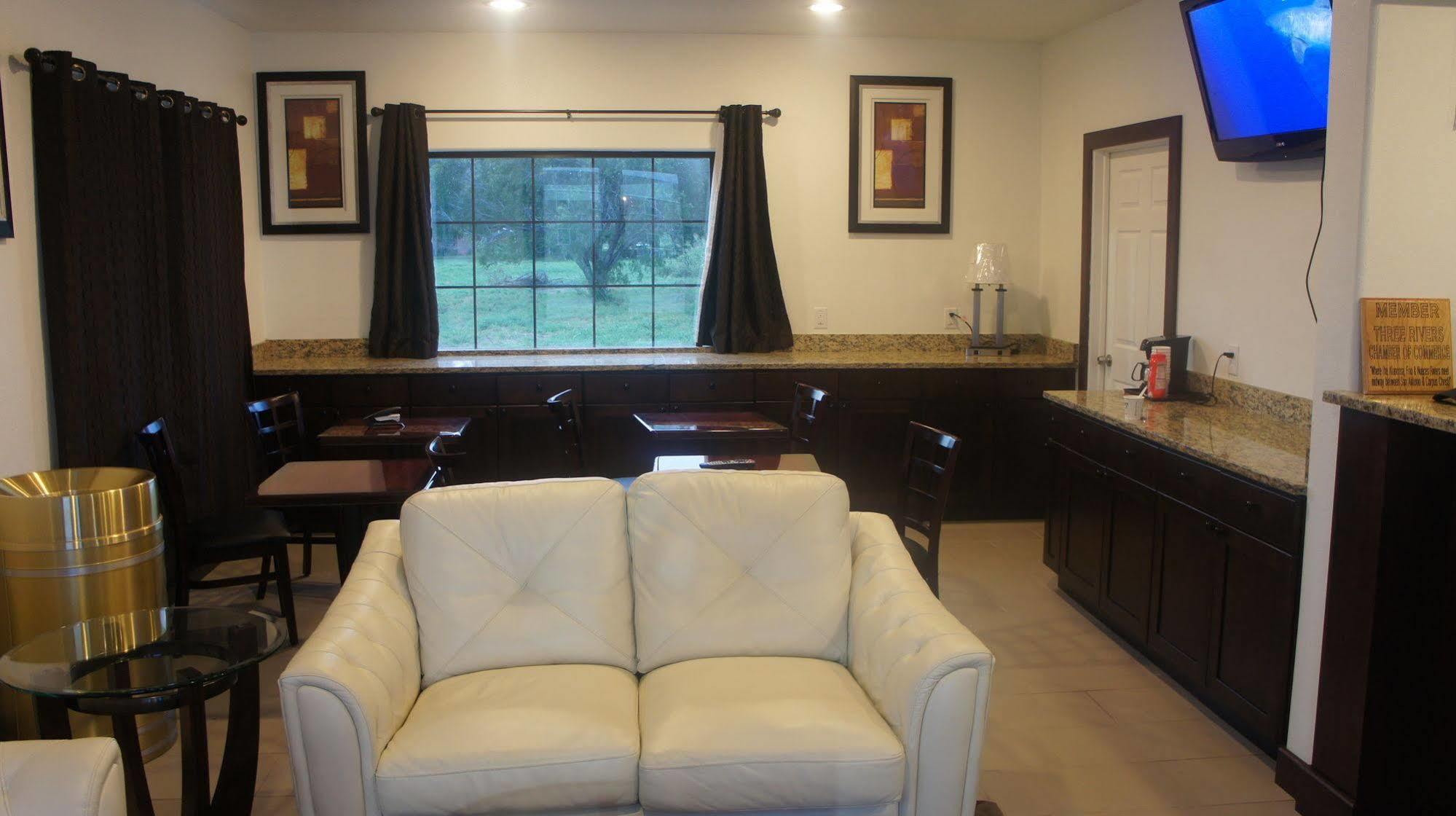 Lux Inn And Suites Three Rivers المظهر الخارجي الصورة
