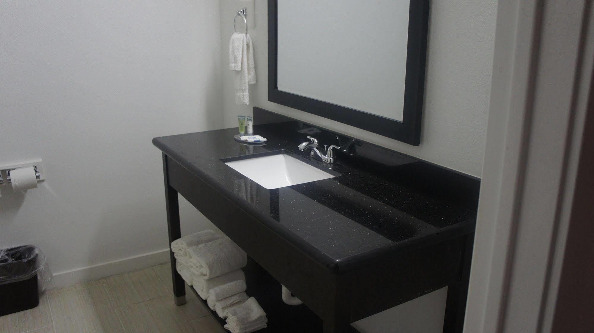 Lux Inn And Suites Three Rivers المظهر الخارجي الصورة